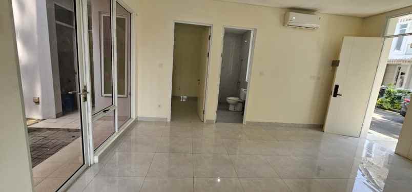 dijual rumah lavon swan city jalan