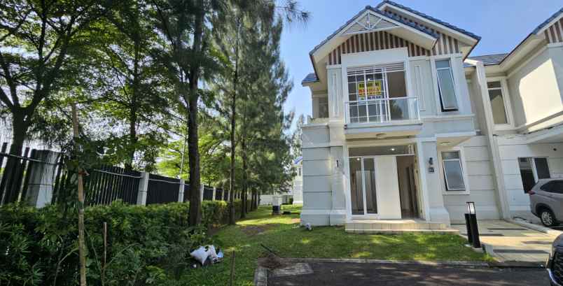 dijual rumah lavon swan city jalan