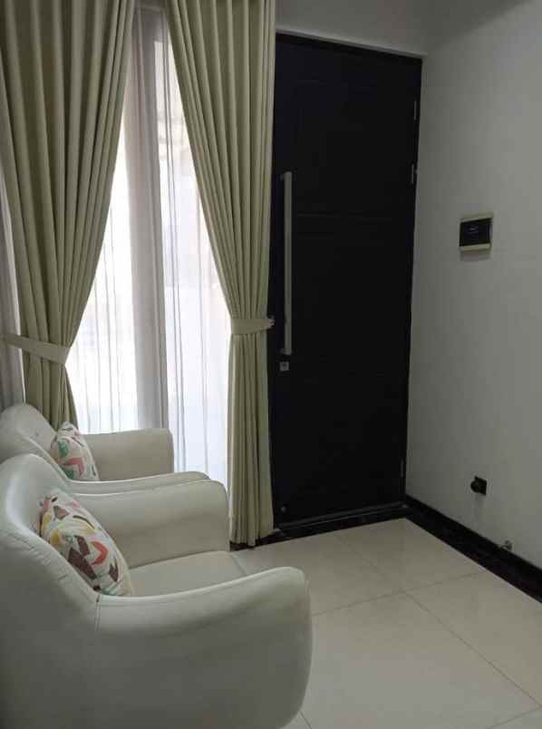 dijual rumah lebak
