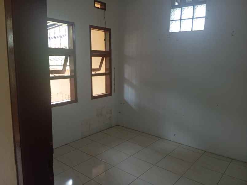 dijual rumah legalitas shm rp 375 jt nett