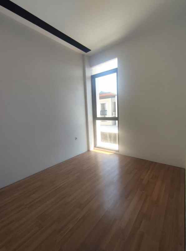 dijual rumah leuwisari