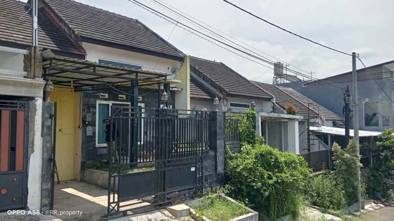dijual rumah lokasi daerah oma campus dau malang