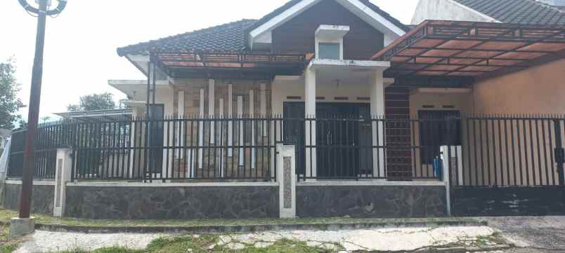 dijual rumah lokasi di tasikmadu kota malang