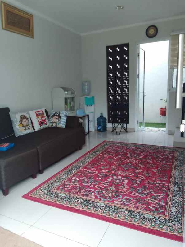 dijual rumah lokasi strategis di summarecon bandung