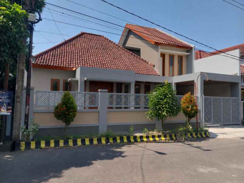 dijual rumah lokasi sulfat kota malang
