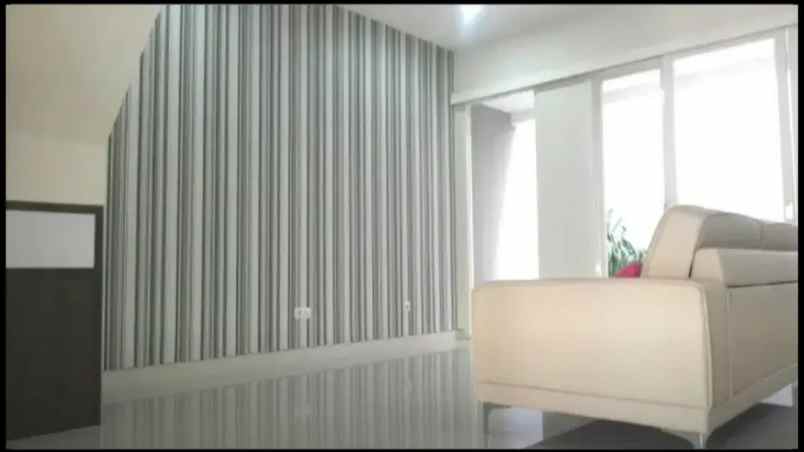 dijual rumah manyar jaya