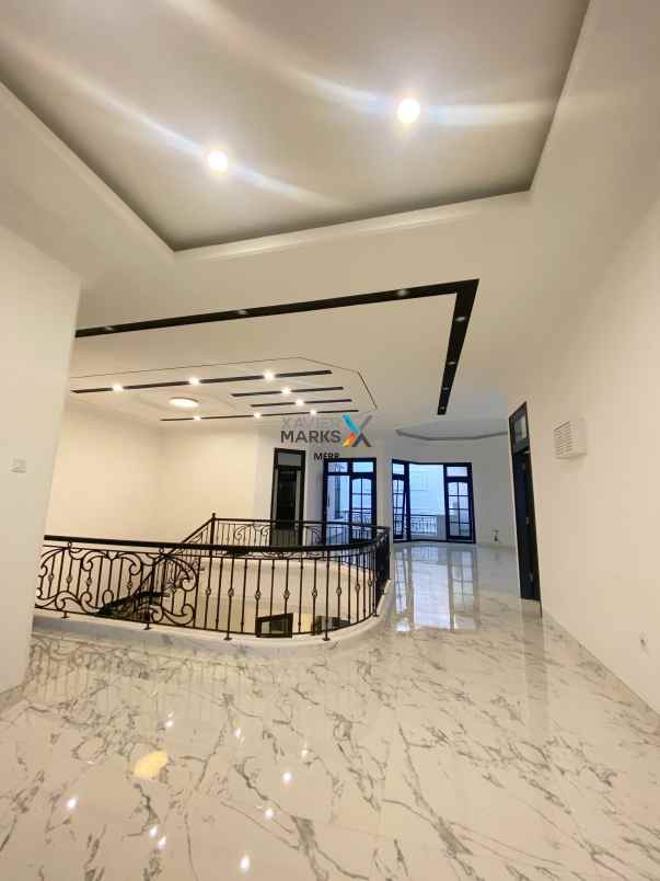 dijual rumah manyar kertoadi