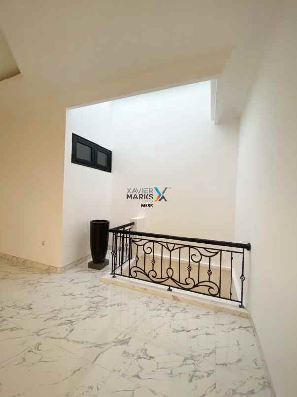 dijual rumah manyar kertoadi