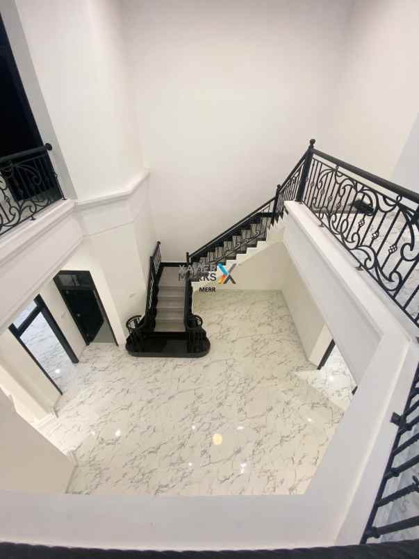 dijual rumah manyar kertoadi