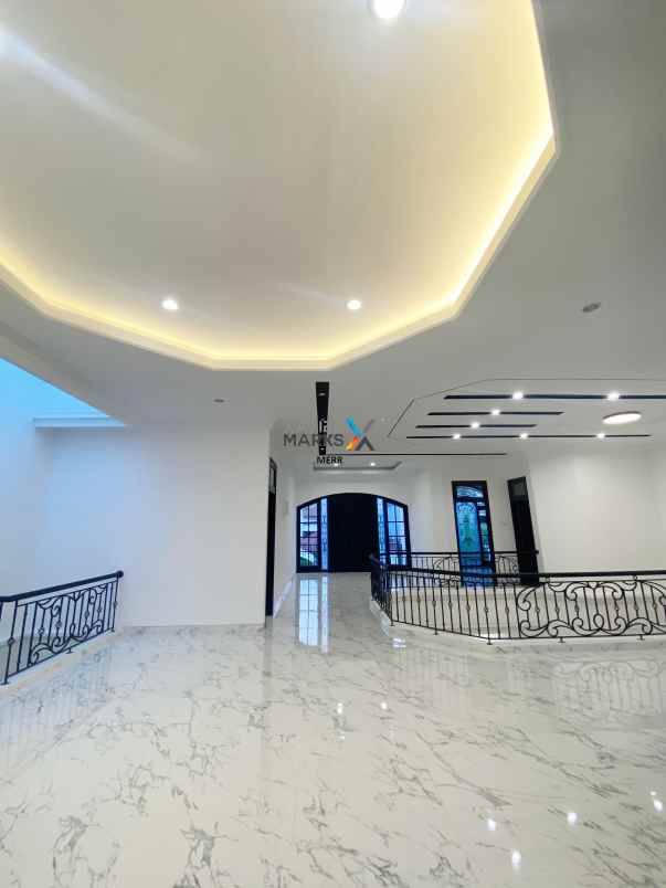 dijual rumah manyar kertoadi