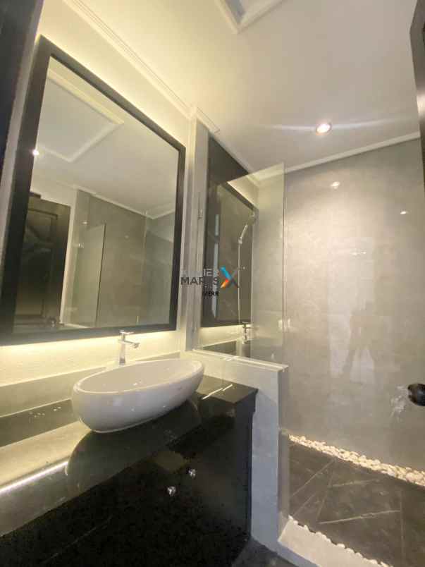 dijual rumah manyar kertoadi