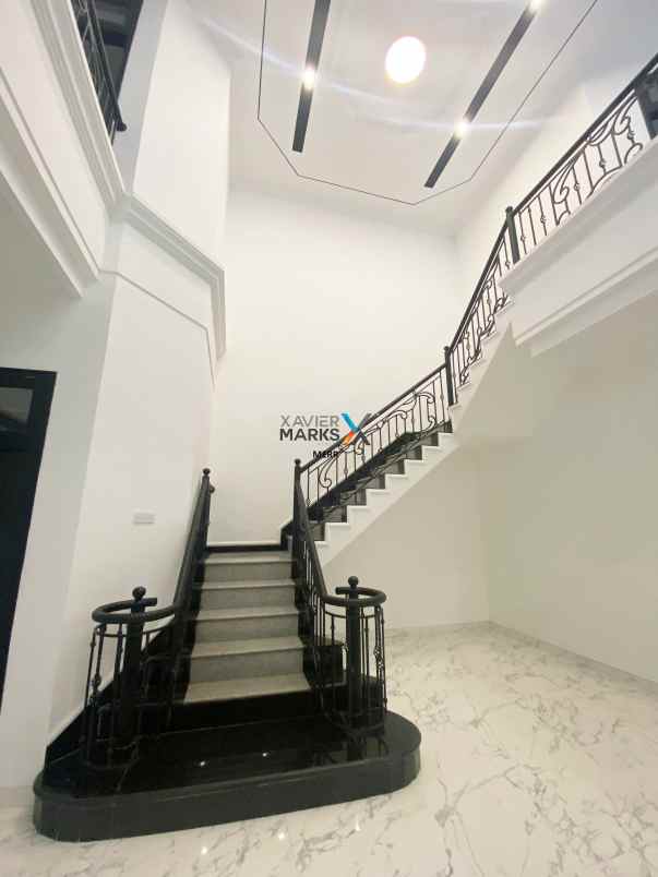 dijual rumah manyar kertoadi