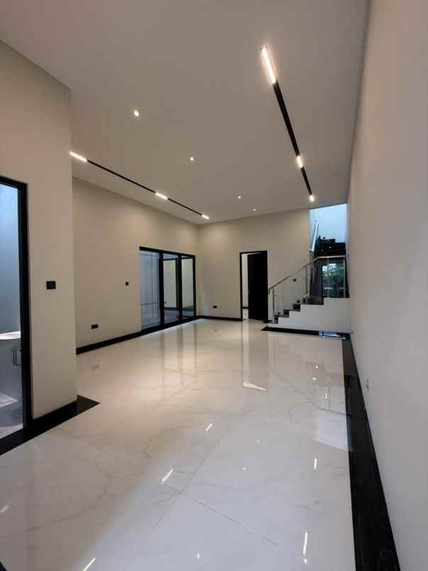 dijual rumah manyar kertoadi