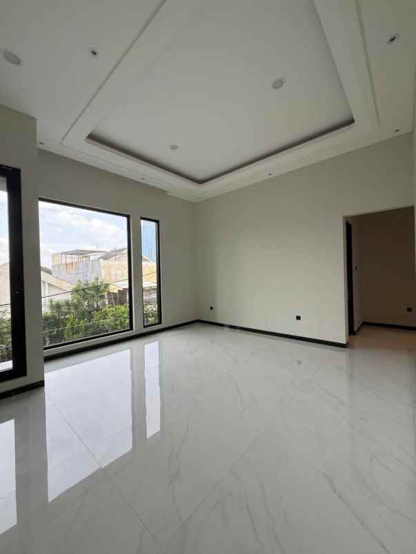 dijual rumah manyar kertoadi