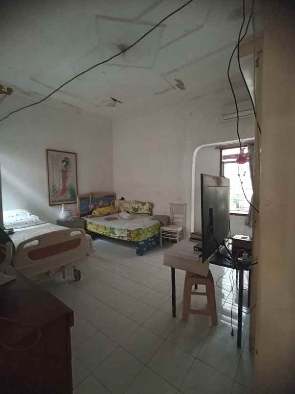 dijual rumah manyar kertoarjo