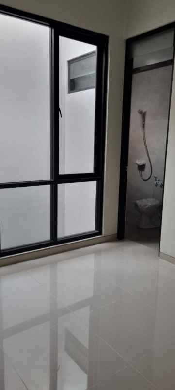 dijual rumah medokan asri