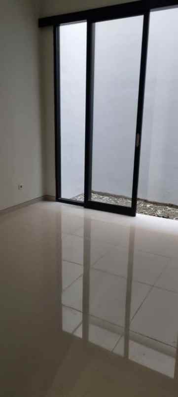 dijual rumah medokan asri