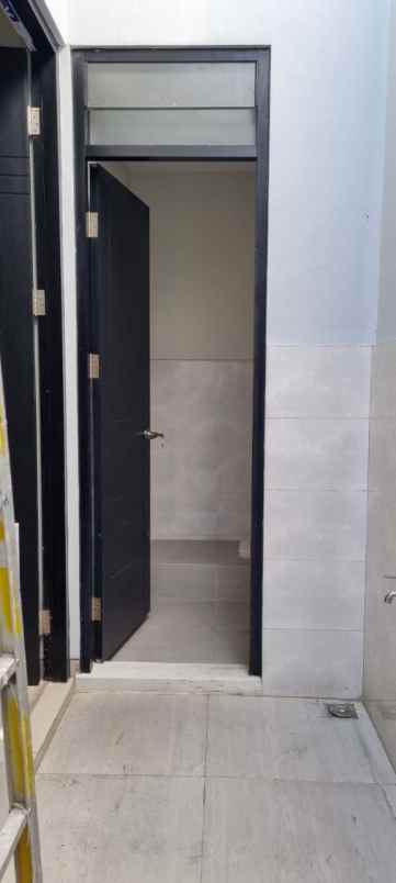 dijual rumah medokan asri