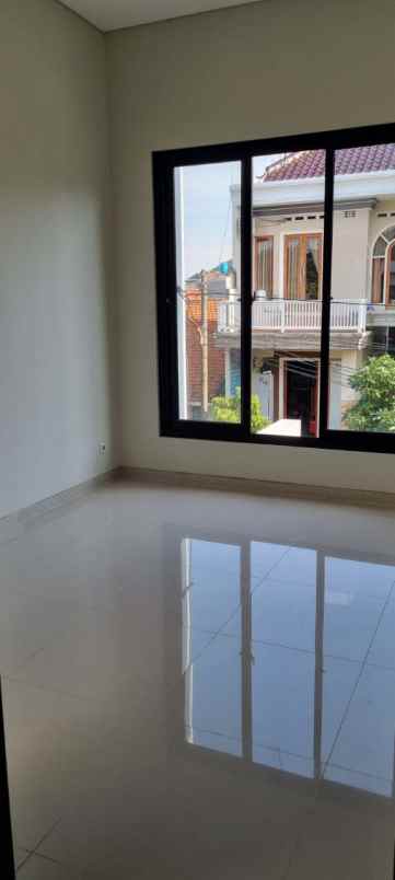 dijual rumah medokan asri