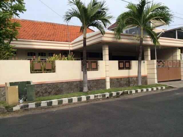 dijual rumah medokan asri