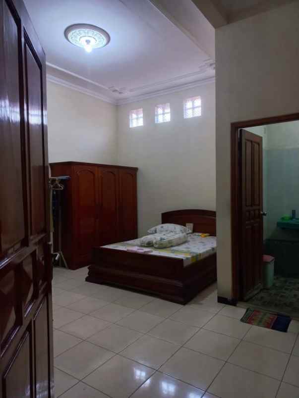 dijual rumah medokan asri barat
