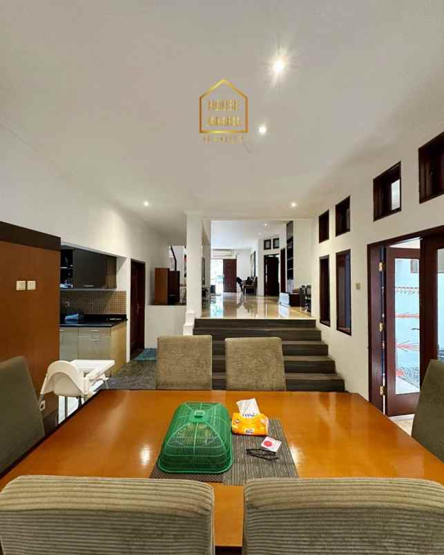 dijual rumah menteng