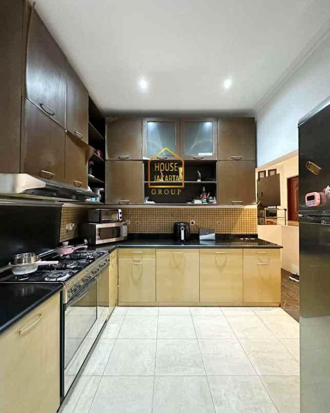 dijual rumah menteng