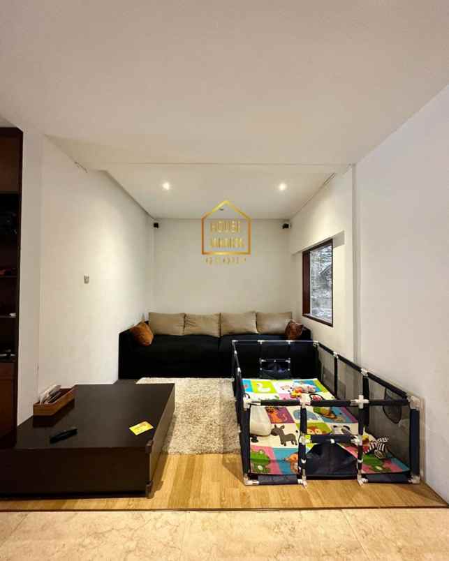 dijual rumah menteng