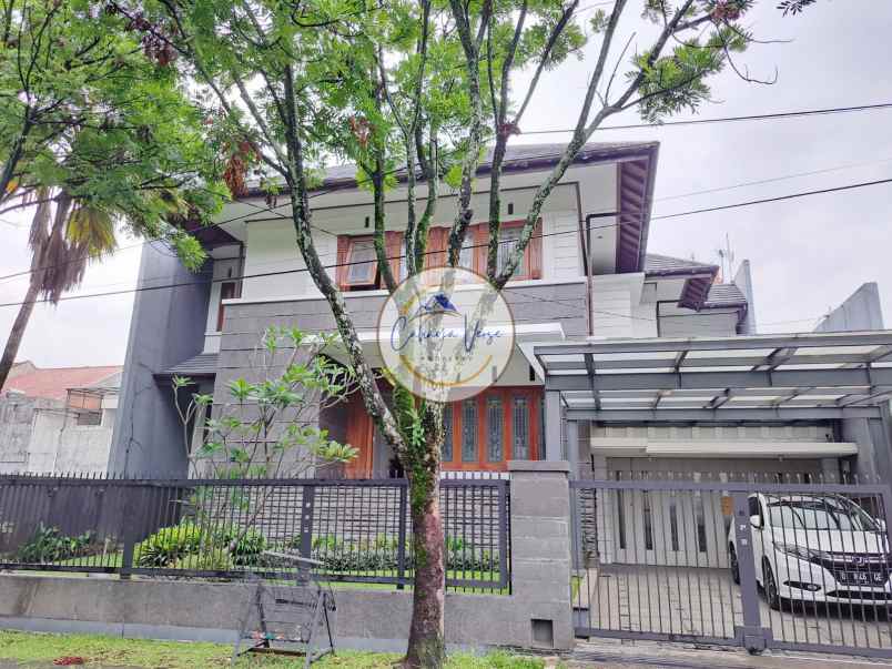 dijual rumah mewah batununggal elok buah batu bandung