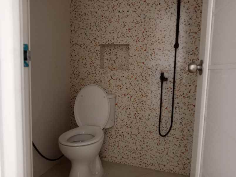 dijual rumah minimalis dekat pintu tol kukusan depok