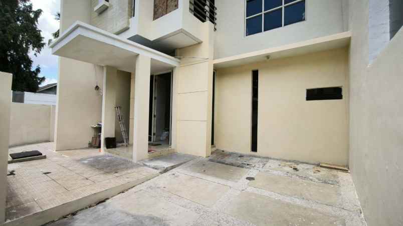 dijual rumah minimalis siap huni regency one wonorejo