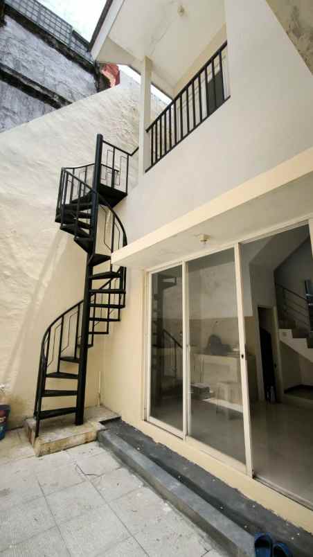 dijual rumah minimalis siap huni regency one wonorejo