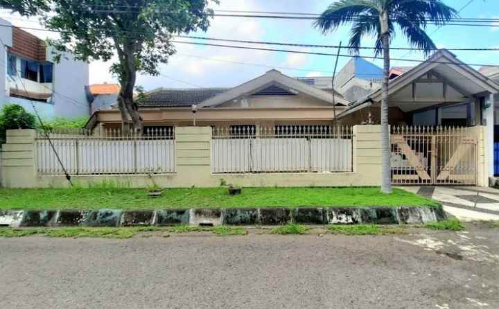dijual rumah nginden