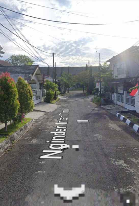 dijual rumah nginden intan timur