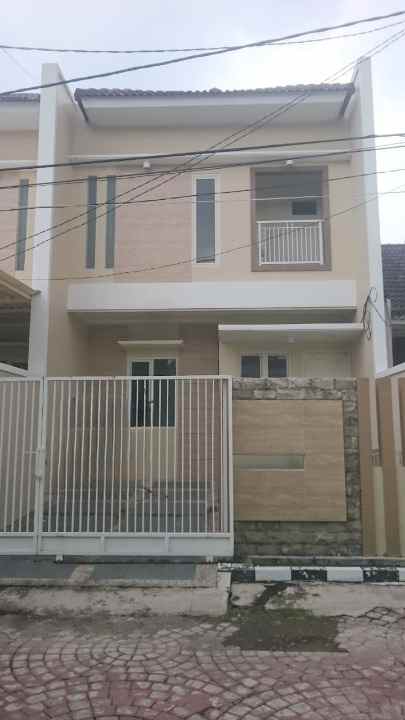 dijual rumah nirwana eksekutif
