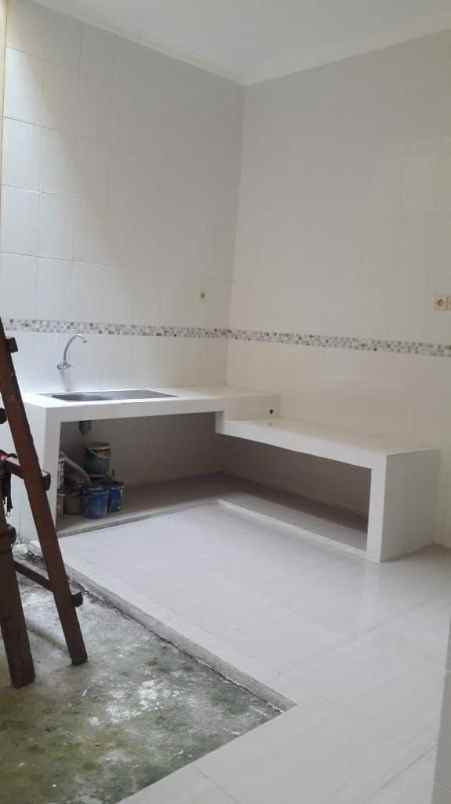 dijual rumah nirwana eksekutif