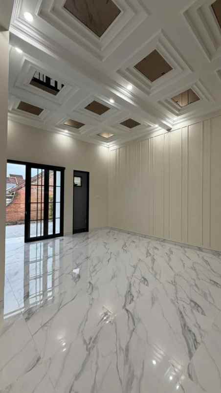 dijual rumah oma campus dau