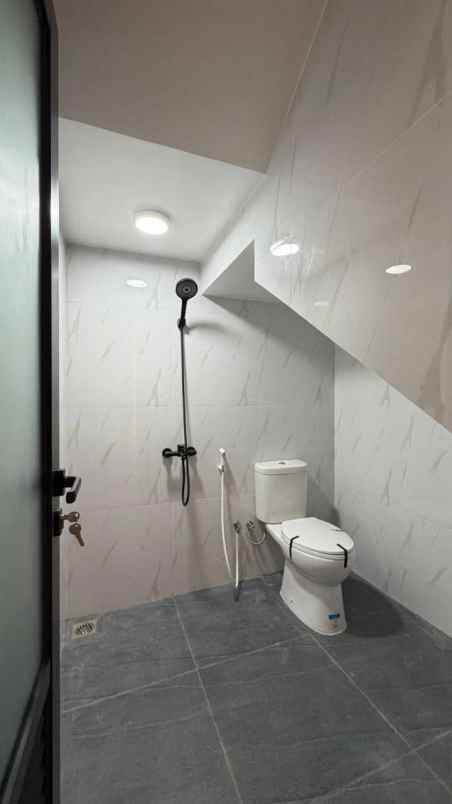 dijual rumah oma campus dau