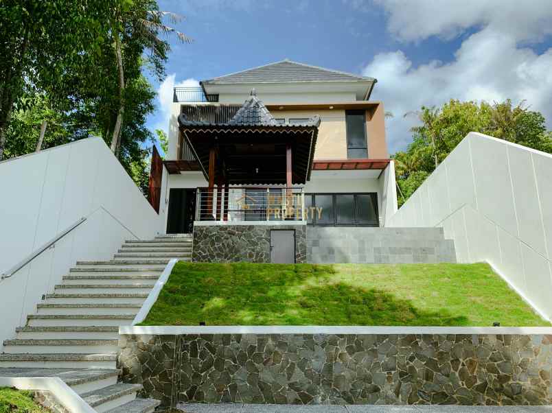 dijual rumah pajangan