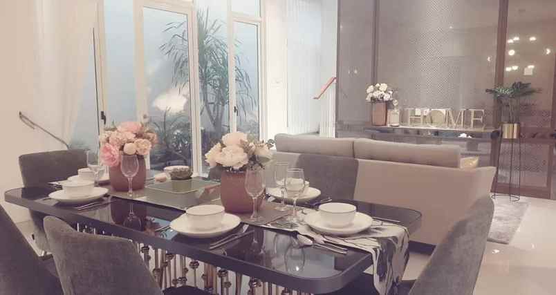 dijual rumah pakuwon city mossel bay