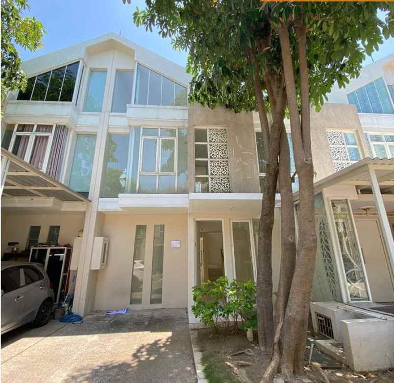 dijual rumah pakuwon city zimbali costa