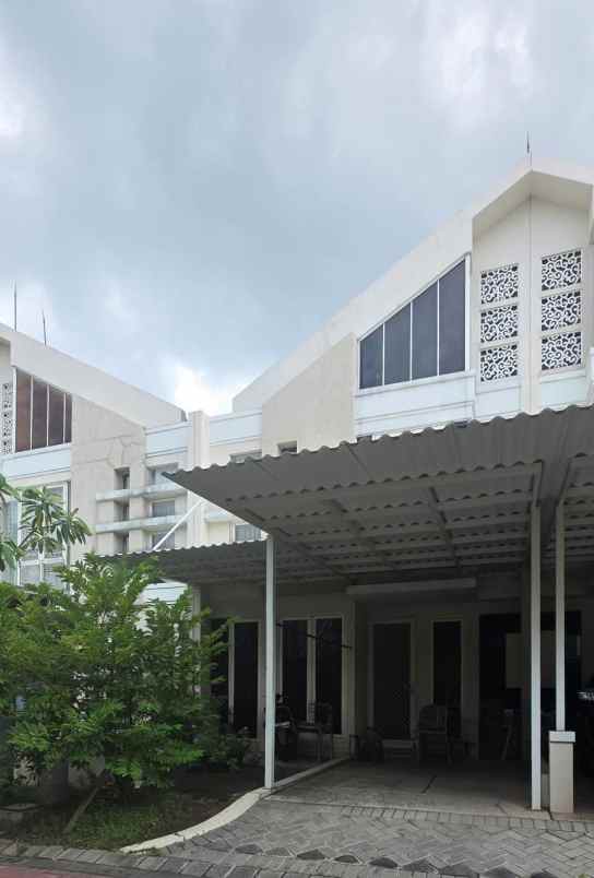 dijual rumah pakuwon city zimbali costa