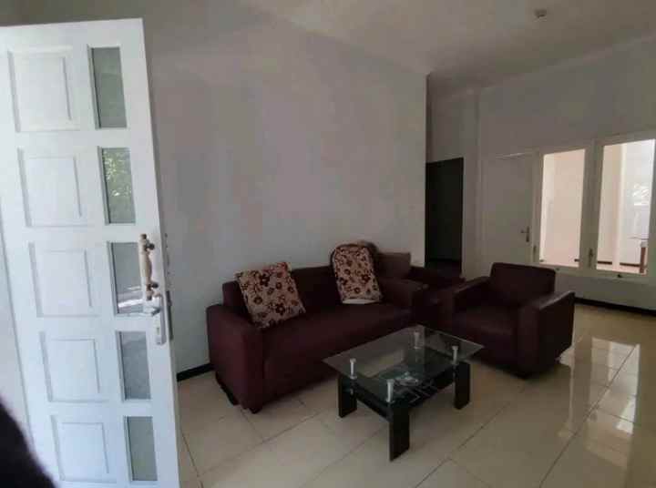 dijual rumah palm spring regency