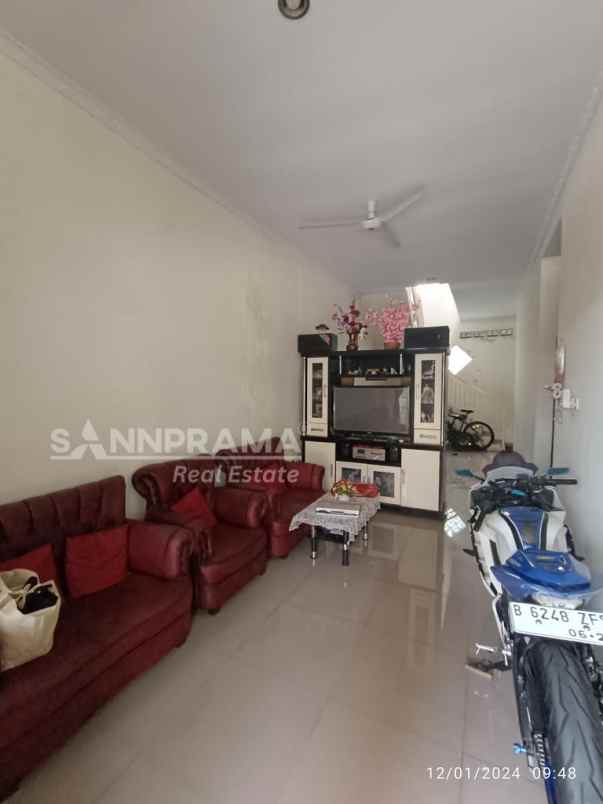 dijual rumah pancoran mas depok