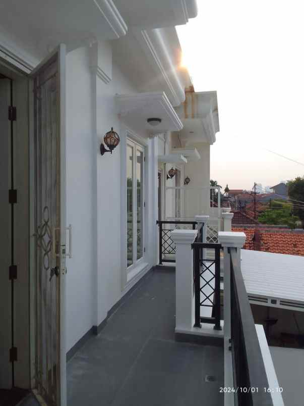 dijual rumah pejaten barat