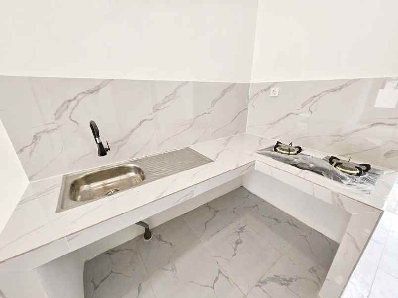 dijual rumah permata hijau permai kota