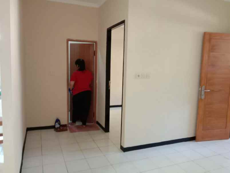 dijual rumah perum rivera hills