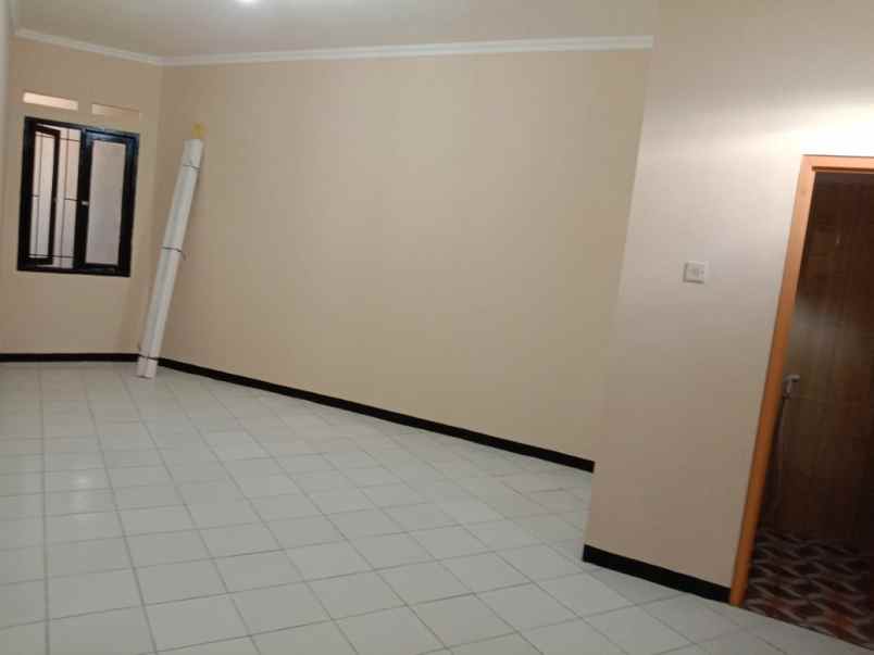 dijual rumah perum rivera hills