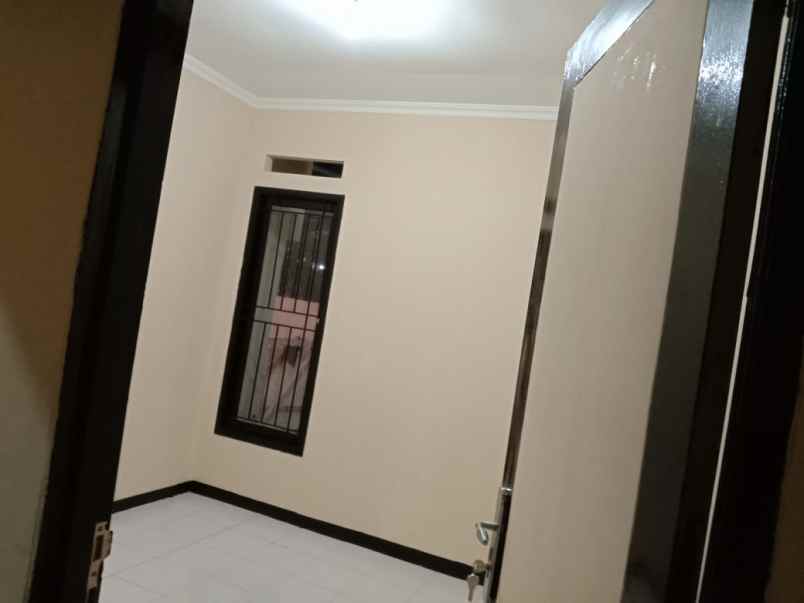 dijual rumah perum rivera hills