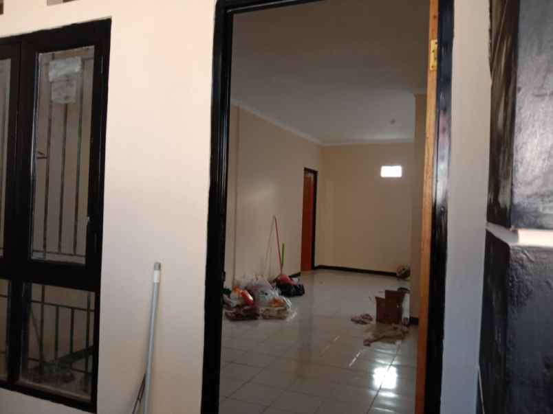 dijual rumah perum rivera hills